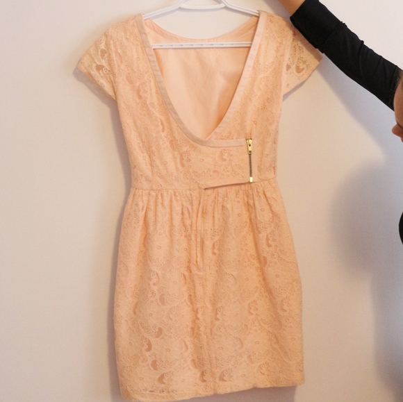 Peach dress - Picture 2 of 2